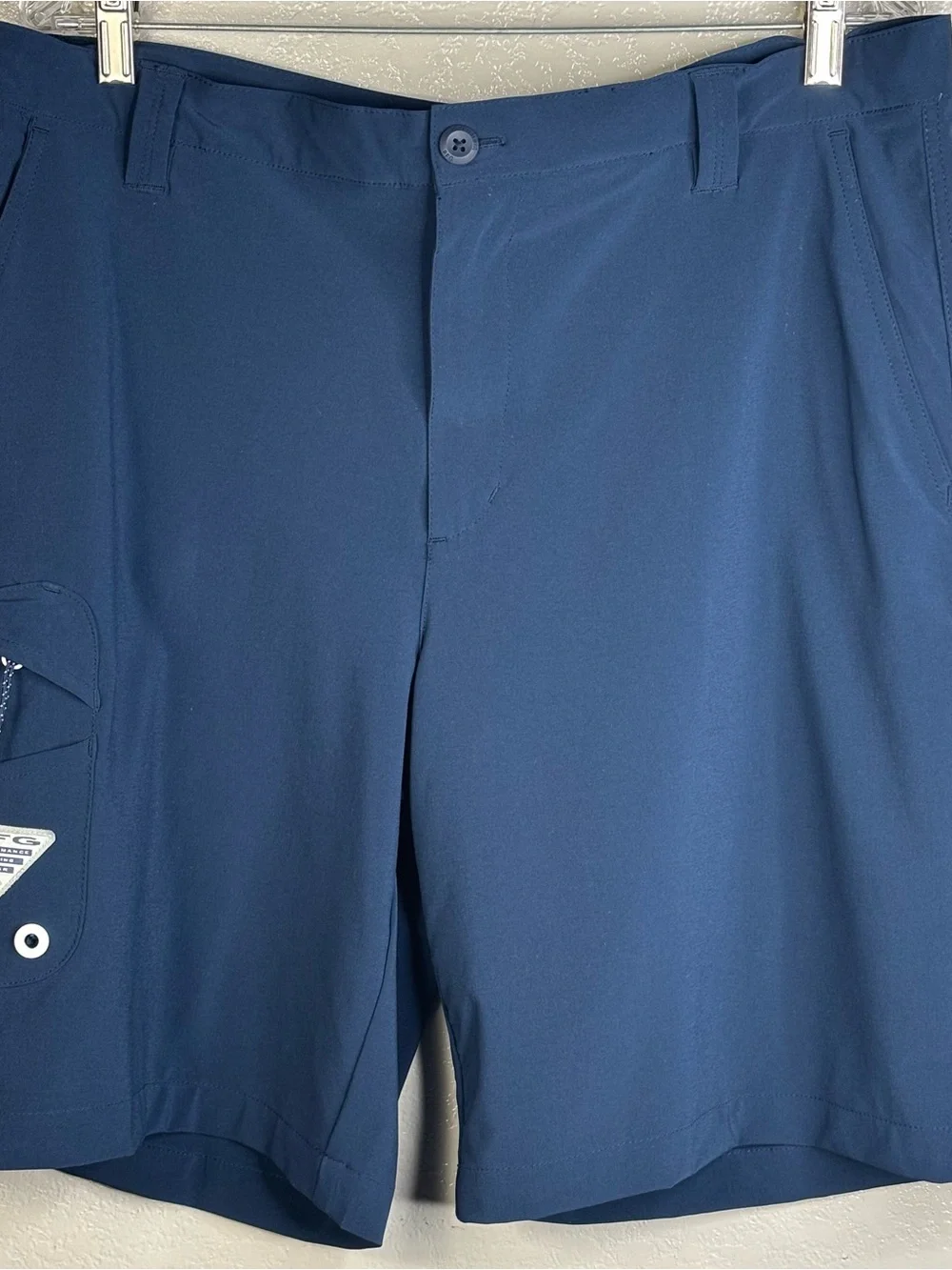 Columbia Navy Blue PFG Cargo Performance Shorts Fish Hike Camp 38”X10” Like New